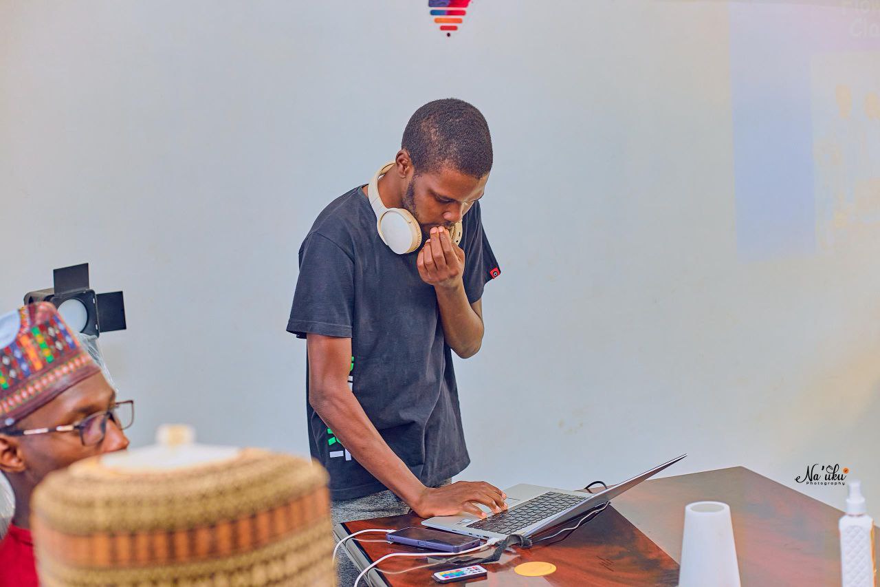 Flowdiary Unveils Flowcode IDE at the First Physical Class Graduation Ceremony